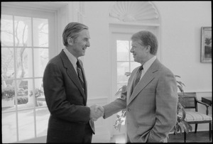 Senator Lloyd Bentsen with Jimmy Carter - NARA - 178073