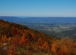 Distant view from the Fisher's Gap overlook on Skyline Drive