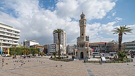 TR Izmir asv2020-02 img31 Konak Square