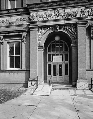 WEST ENTRANCE - Pension Building