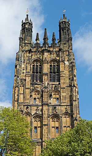 Wrexham Parish Church (27203084507)
