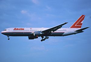 178al - Lauda Air Boeing 767-3Z9ER, OE-LAE@ZRH,29.06.2002 - Flickr - Aero Icarus