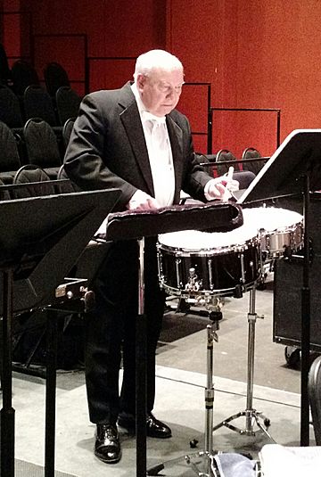 Alan Abel performing in 2015