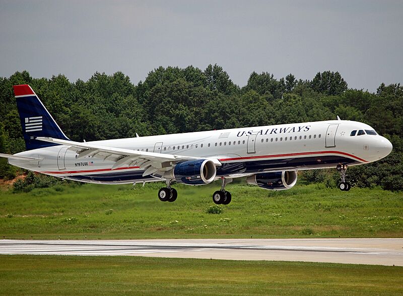 CLT 6-7-09 N197UW (3632689286)