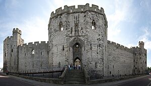 Caernafon Castle Panorama (8074250217)