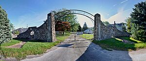 Entrance to Blue Hole (Castalia)
