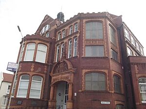 Former Free Library & Technical College - Hagley Road, Stourbridge (8695283207)