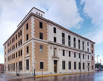 James A. Walsh U.S. Courthouse, Tucson, AZ Jun 03.jpg