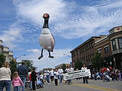 Libertyville-Parade-Goose-Dropping