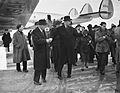 Ministers Foster Dulles en Stassen, aankomst Schiphol, Bestanddeelnr 905-5287