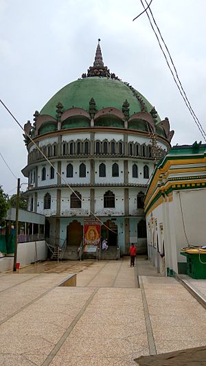 Tomb of Hazrat Makhdum Shah Doula