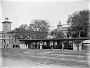Tram shelter, Cathedral Square, Christchurch, ca 1910