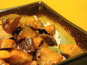 Vegan Madras Curry with Eggplant (4713705096).jpg