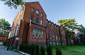 Wycliffe College (37543054661)