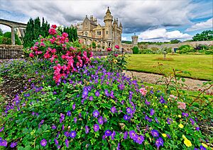+1824 wurde Abbotsford House fertiggestellt. 11