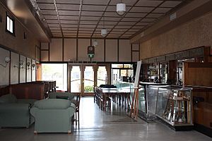 1990 - Roxy Theatre and Peters Greek Cafe Complex - Interior of cafe (5061432b3)