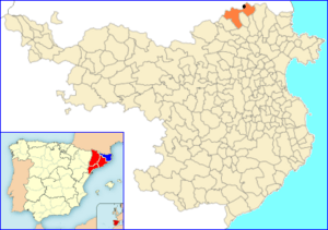 Els Límits (black dot) in la La Jonquera municipality (orange) within the Province of Girona. Spanish map in the corner shows the province of Girona (blue) and the rest of Catalonia (red)