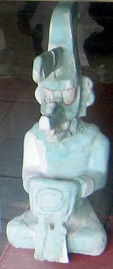 God K effigy 1, Tikal