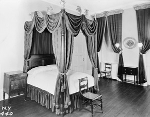 Historic American Buildings Survey, Wohlfahrt Studio, Photographer May 25, 1936, DRAPED WINDOWS AND BED - FRONT BEDROOM, SECOND FLOOR. - Seabury Tredwell House, 29 East Fourth HABS NY,31-NEYO,30-19 (cropped)