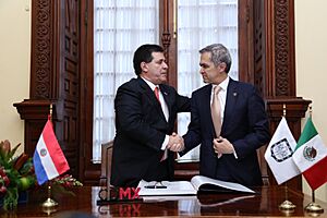 Horacio Cartes Jara Presidente de Paraguay en CDMX -i---i- (29035640630)