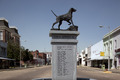Life-size bronze statue of an English pointer, Union Springs, Alabama LCCN2010638588