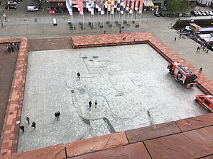 Luc Tuymans - Dead Skull - square in front of Museum aan de Stroom Antwerpen 02