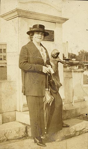 Myra Richards in front of the Murphy Memorial Fountain in Delphi, Indiana, ca 1920
