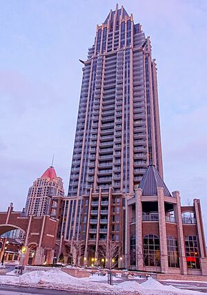 Night in Mississauga (16275312609)