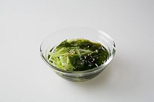Oimiyeoknaengguk (cold cucumber wakame soup)
