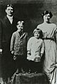 Ronald Reagan with family 1916-17