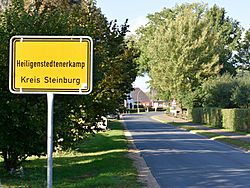 Schleswig-Holstein, Heiligenstedtenerkamp, die Ortstafel mit dem längsten Namen in Deutschland NIK 0357