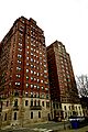 Shoreline Apartments (Chicago, IL)