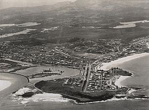 StateLibQld 1 253530 Aerial view looking towards Point Danger, Coolangatta, ca. 1952