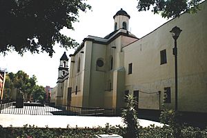Universidad del claustro de Sor Juana, vista de la Calle de San Jerónimo
