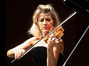 Anne-Sophie Mutter (2021) (cropped)