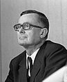Bundesarchiv B 145 Bild-F029983-0017, Bonn, SPD-Pressekonferenz, Karl Schiller (crop)