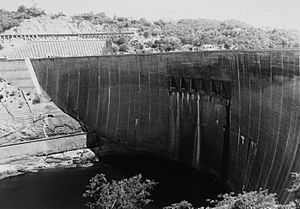 COLLECTIE TROPENMUSEUM De Kariba dam in de Zambezi rivier tussen Zambia en Zimbabwe TMnr 20014725