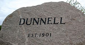 DunnellMNstone2006-05-21