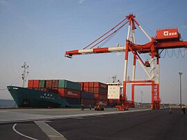 JIN MAN HAI at Tokushima Komatsushima Port Container Terminal2