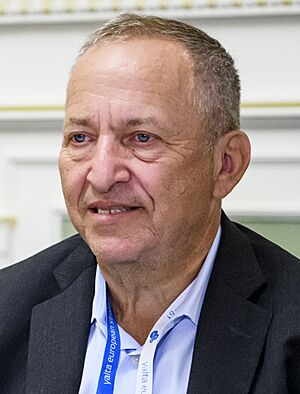 Lawrence Summers in Ukraine - 2018 (MUS6941) (cropped).jpg