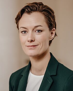 Portrettfoto av kultur- og likestillingsminister Anette Trettebergstuen (cropped)