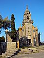 San Vicente de Mañufe, igrexa e cruz de pedra