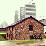 Building in Fort York (Toronto).JPG