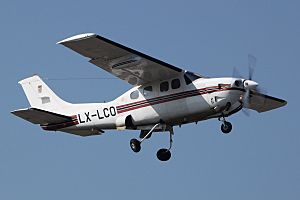 Cessna P210N Pressurized Centurion Private, LUX Luxembourg (Findel), Luxembourg PP1300976986