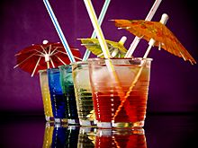 Cocktails mit Schirmchen