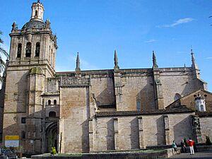 Coria - Catedral, exteriores 08
