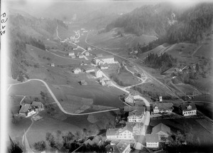 ETH-BIB-Fischenthal, Tösstal v. S. aus 200 m-Inlandflüge-LBS MH01-002469