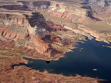 Glen Canyon National Recreation Area P1013167.jpg