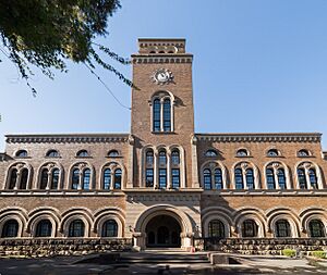 Hitotsubashi University Library Clock Tower Building (2)