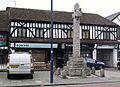 Memorial, High Street, Edgware (geograph 4169633).jpg